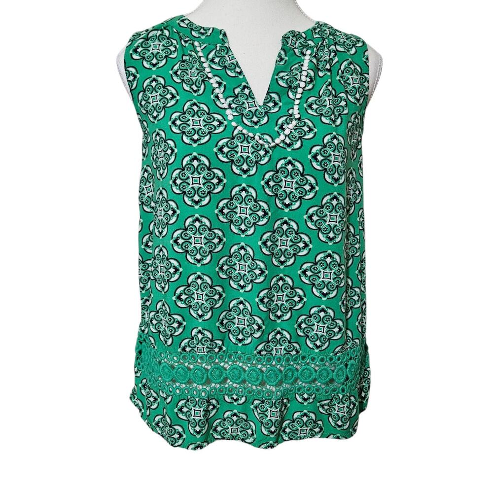 Crown & Ivy Top Size XS Green Blue and White Geometric Crochet Lace Sleeveless